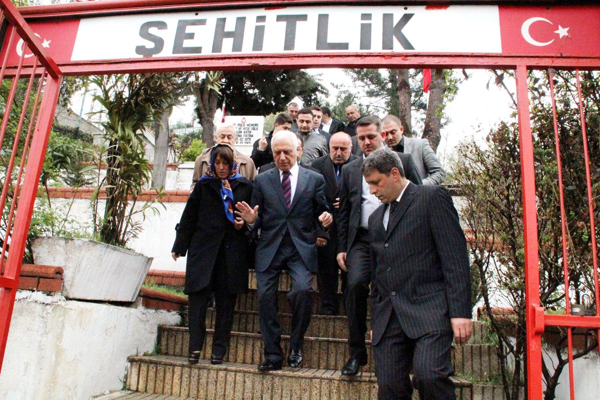 Haberal\'dan Şehitlik Ziyareti