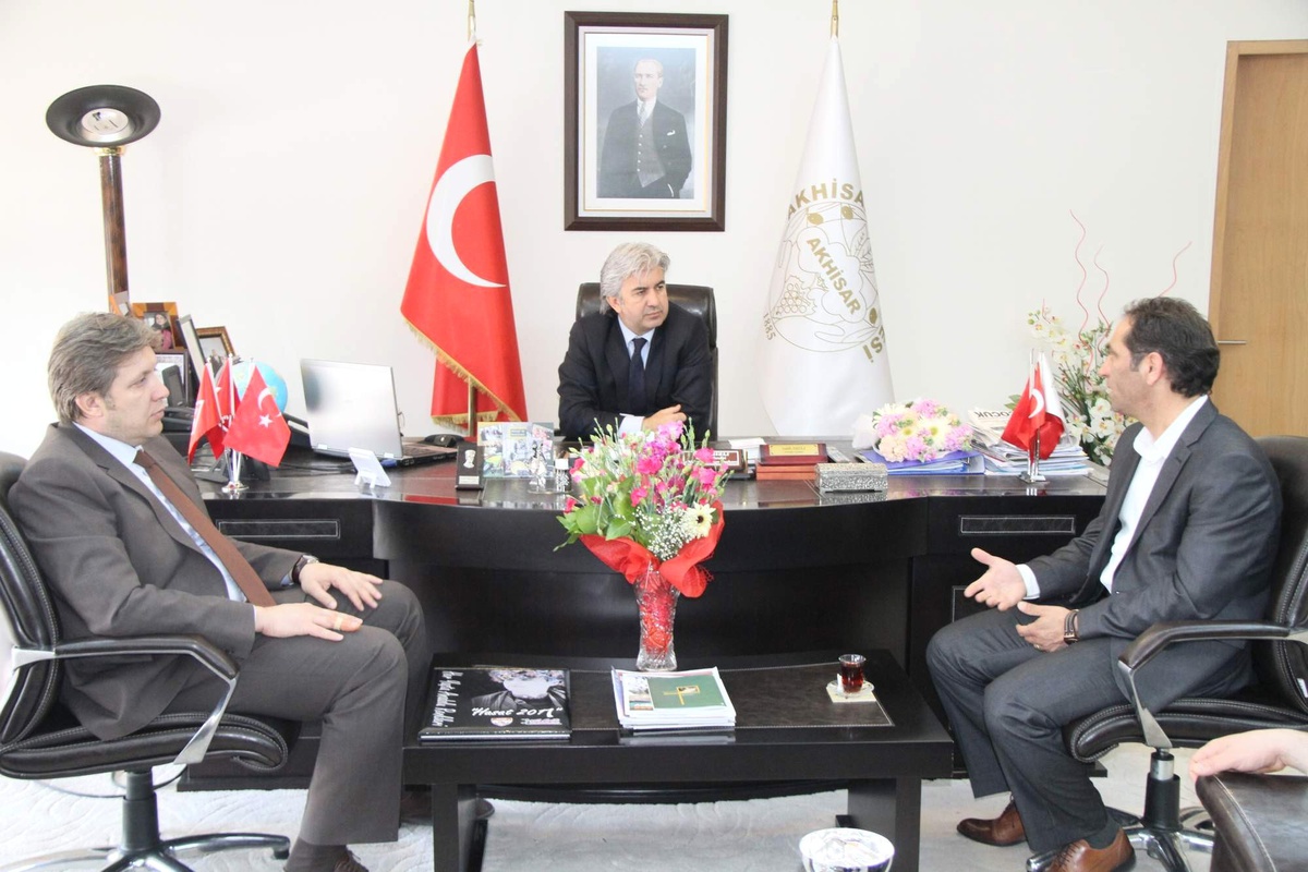 İl Birincisi Gençlerbirliği'nden, Başkan Hızlı'ya Teşekkür Ziyareti