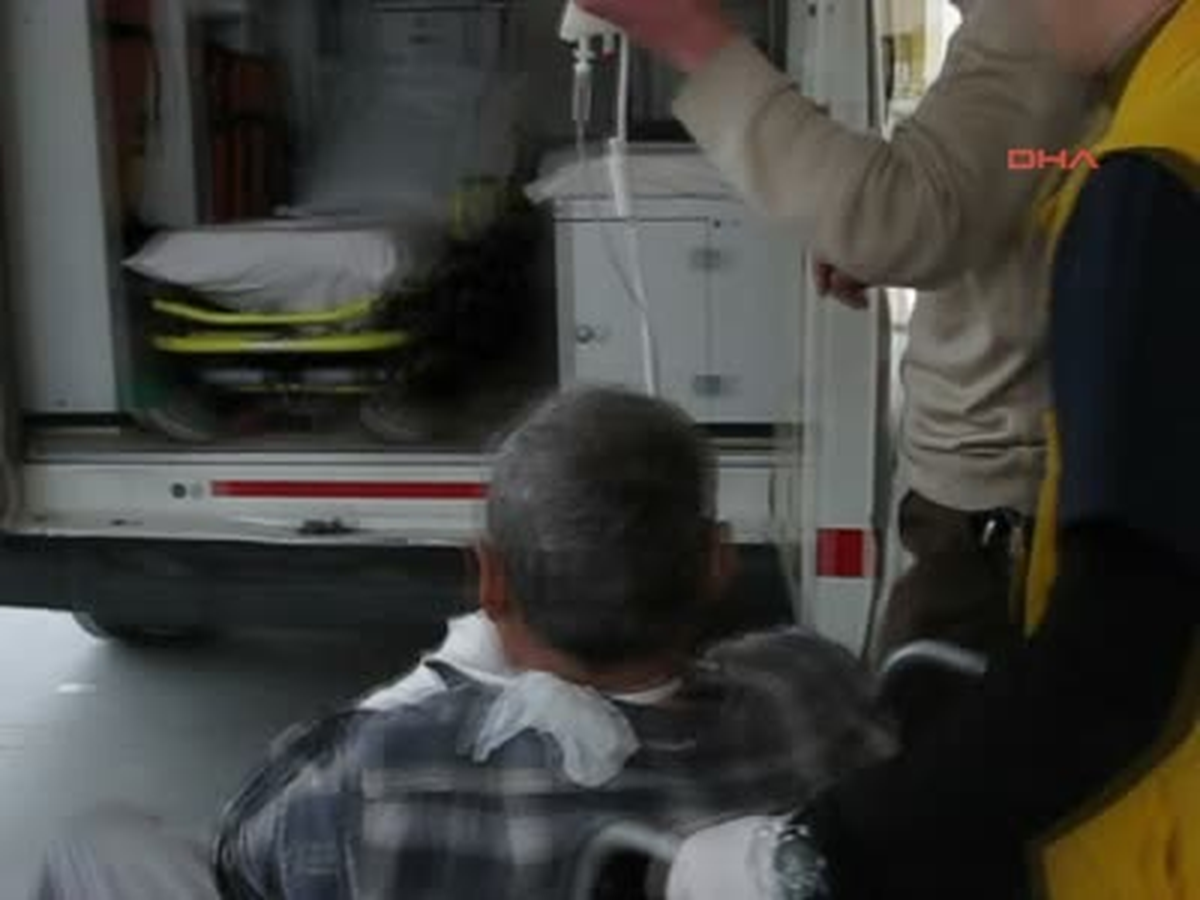 Ilgın\'da Elektrikli Testere ile Tahta Keserken, Kolunu Kesti
