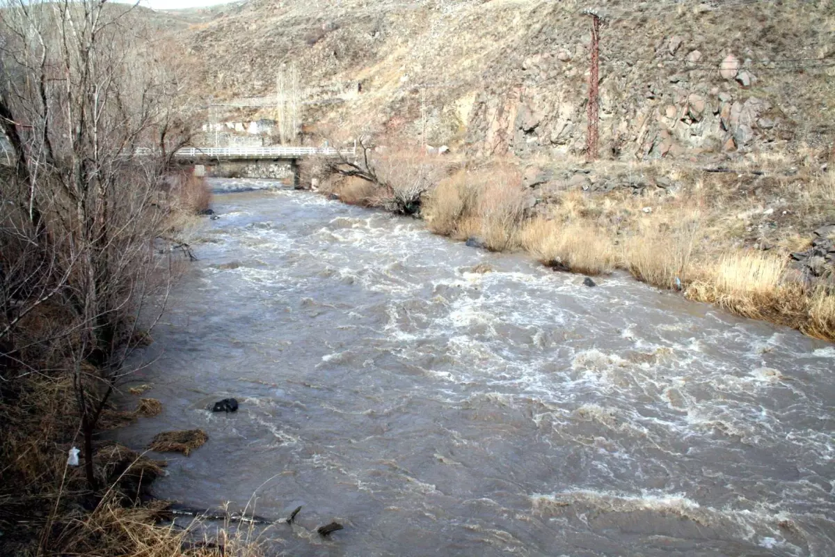 Kars Çayı Taşmaya Başladı