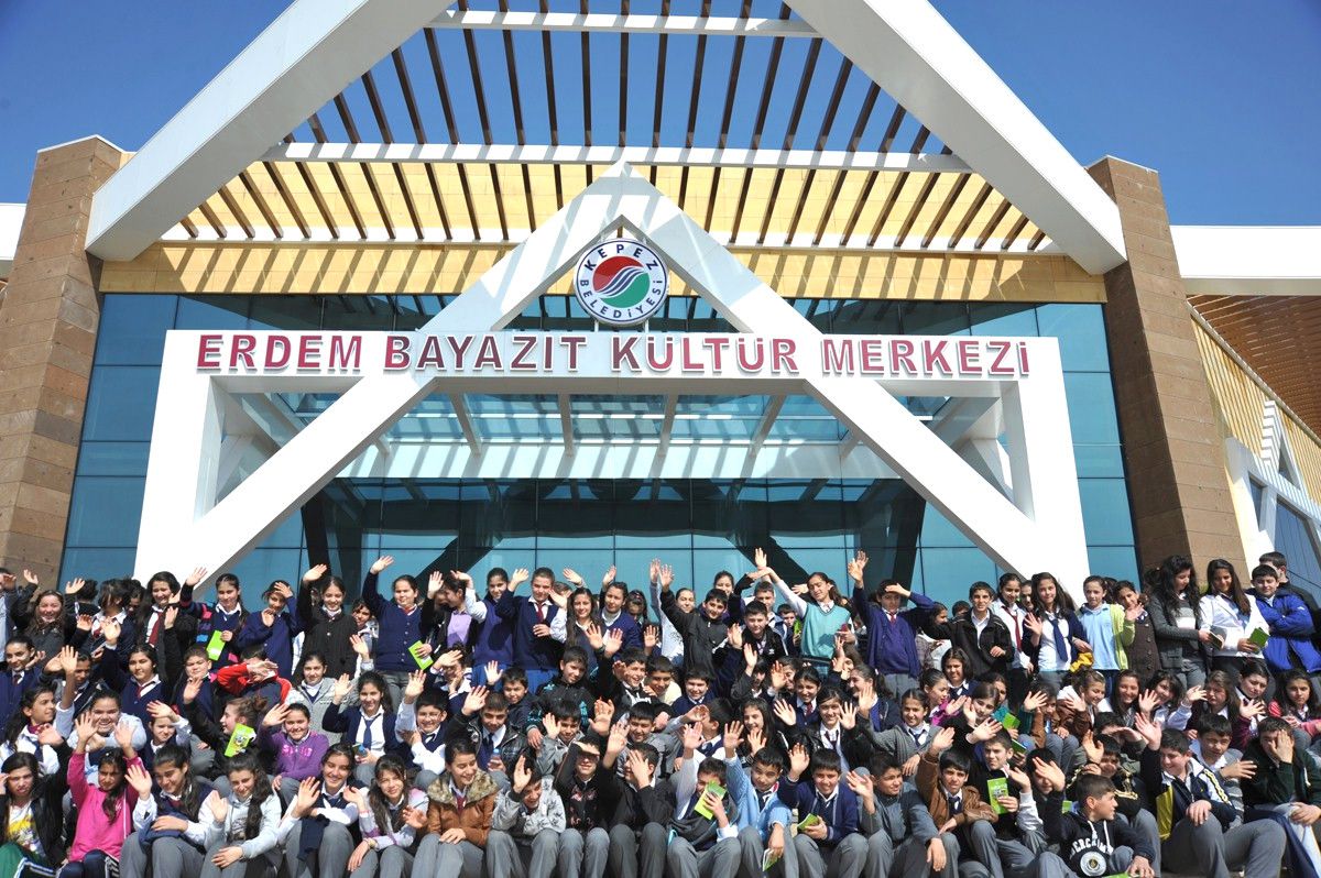 Kepez'den 6 Bin 785 Öğrenciye Sinema Gösterimi