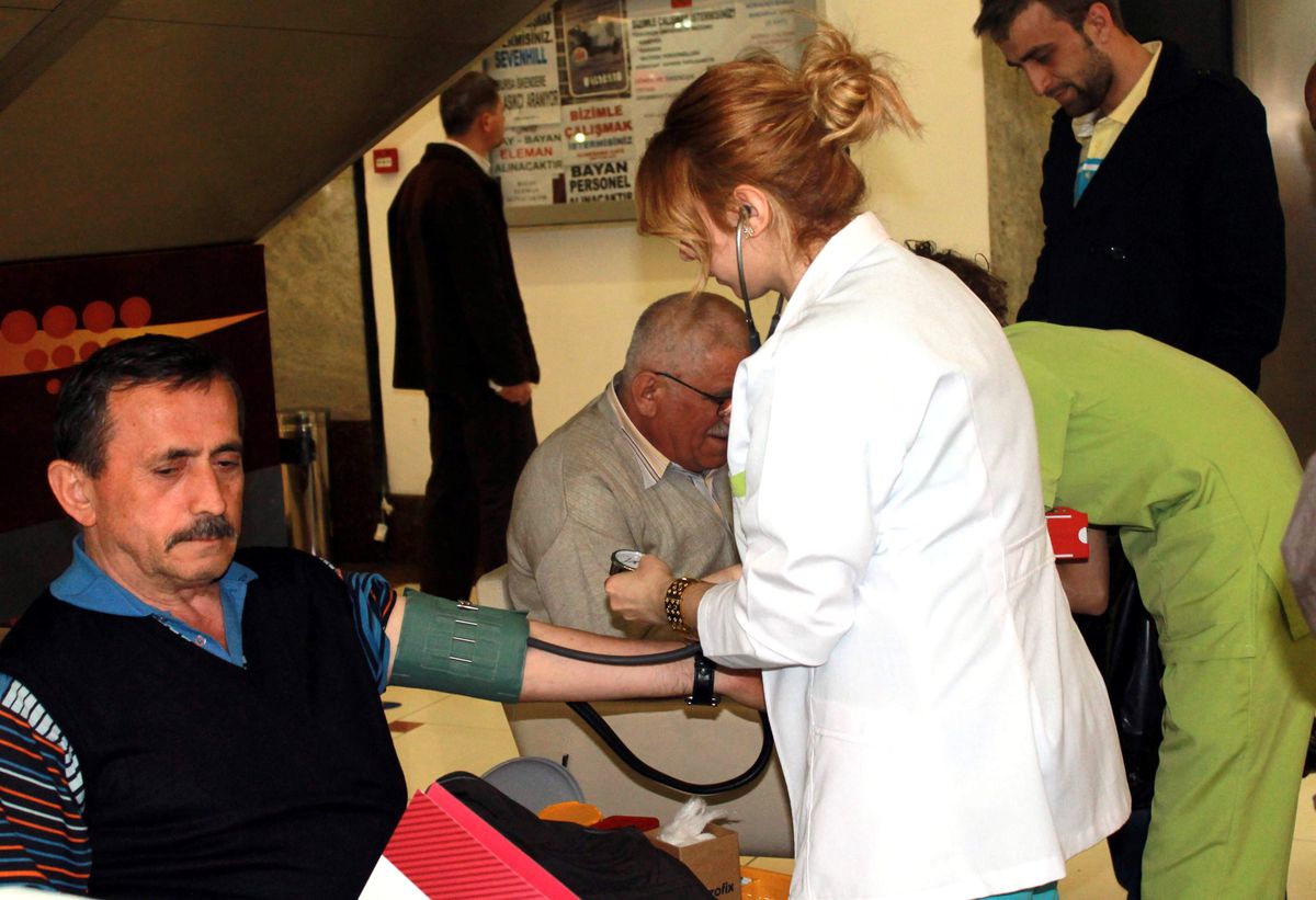 Medikar Hastanesinden Sağlık Standı