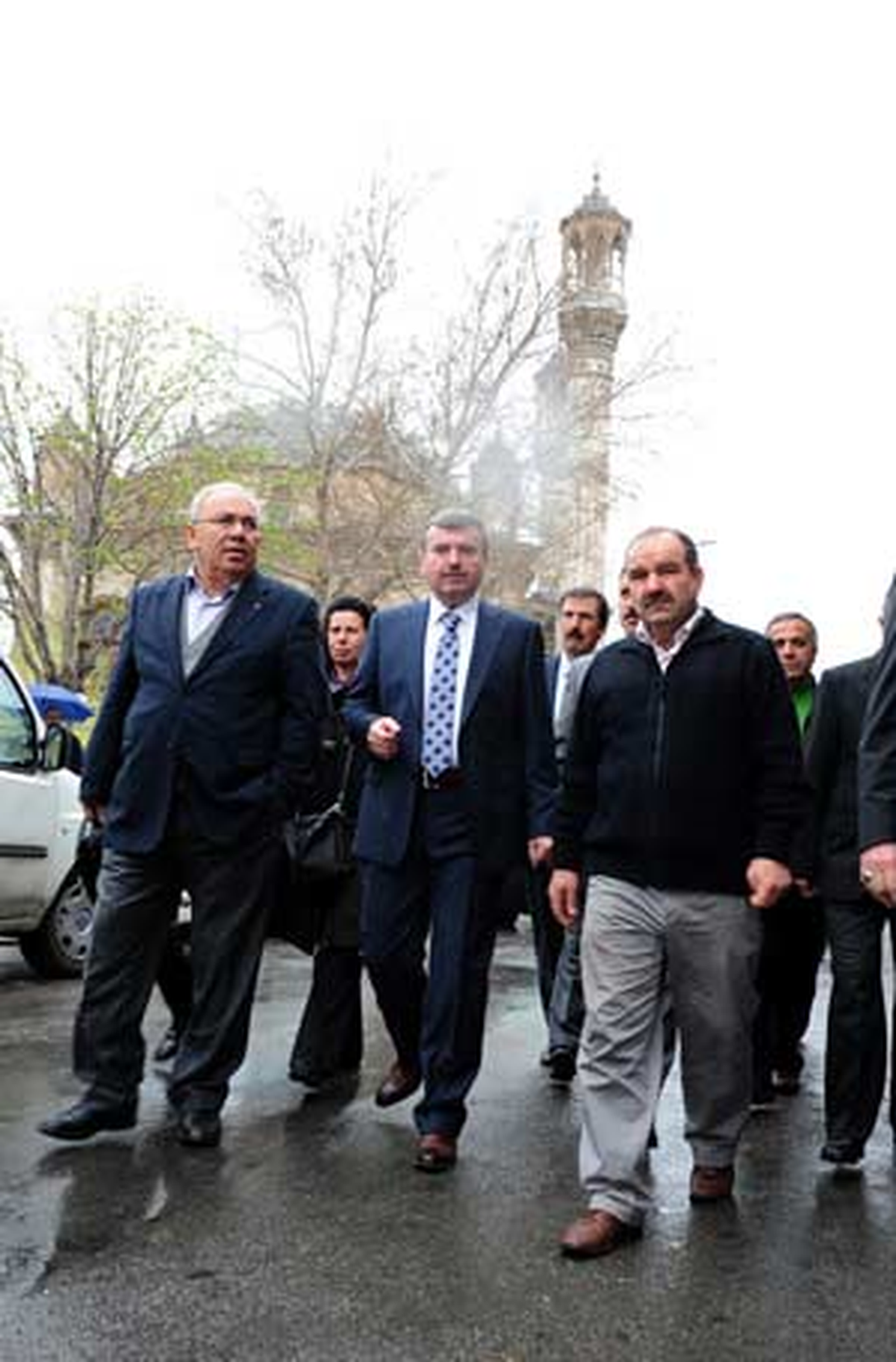 Mevlana Türbesi Önüne Meydan Yapılıyor