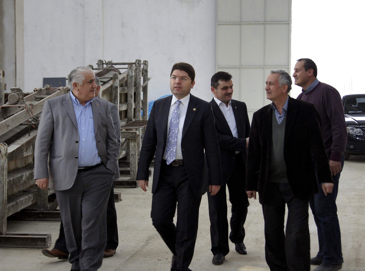 Milletvekili, Fabrikaları Ziyaret Etti