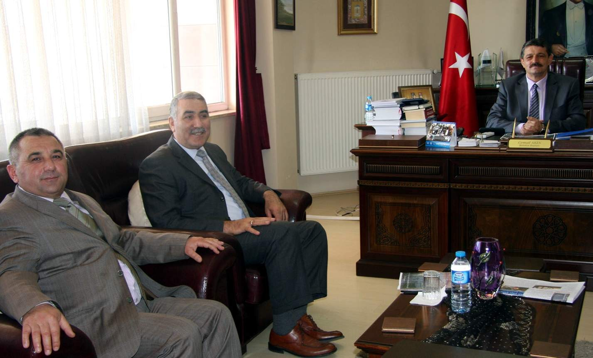 Milli Eğitim Müdüründen Belediye Başkanı Cemal Akın\'a Ziyaret