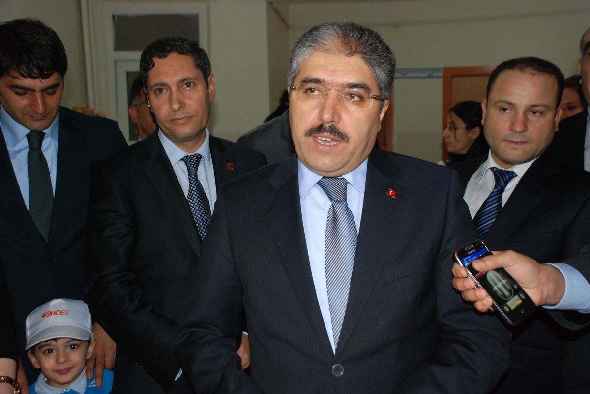 Muş Valisi Çınar\'dan Sel Açıklaması
