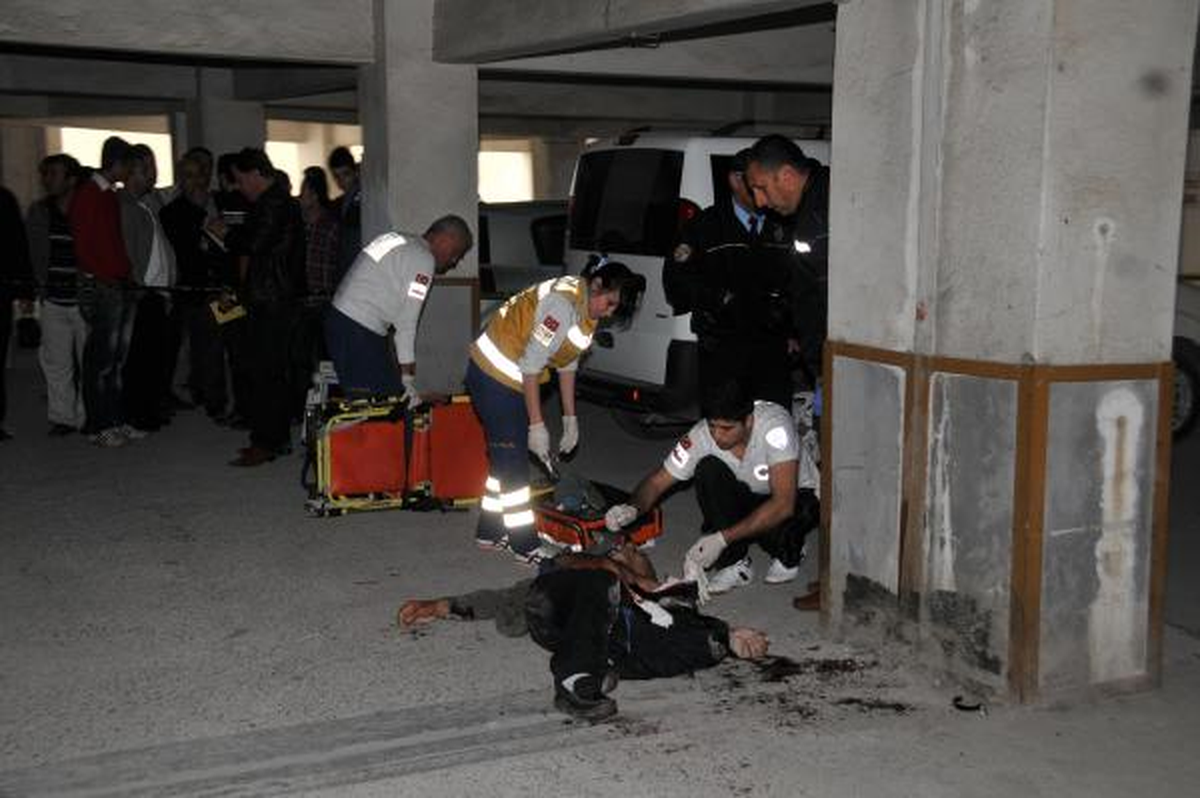 Ortağını 6 Bıçak Darbesiyle Öldürdü