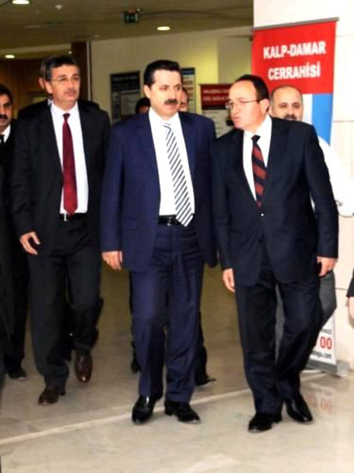 Tansiyonu Düşen Bakan Çelik Hastanelik Oldu (2)