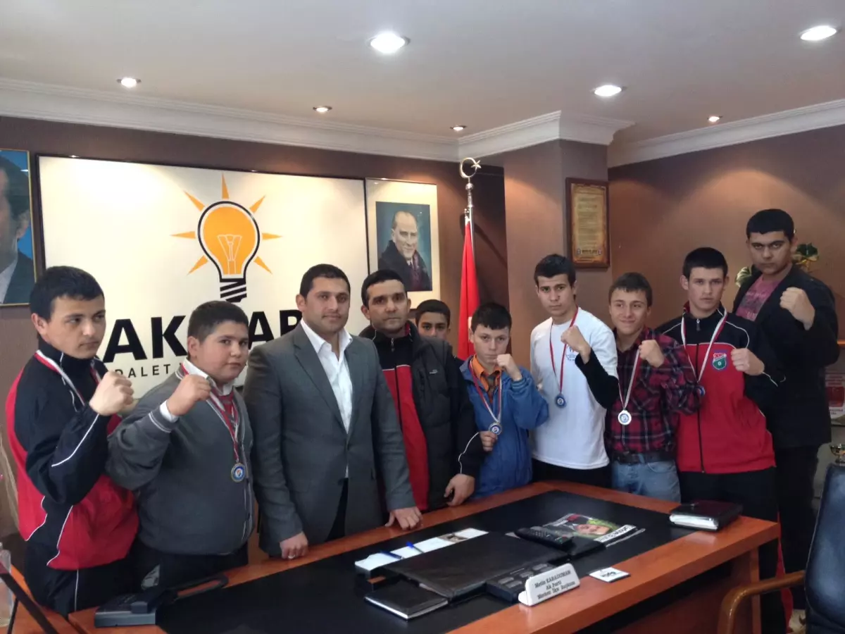 Terakkispor Boks Takımından Karaduman'a Ziyaret