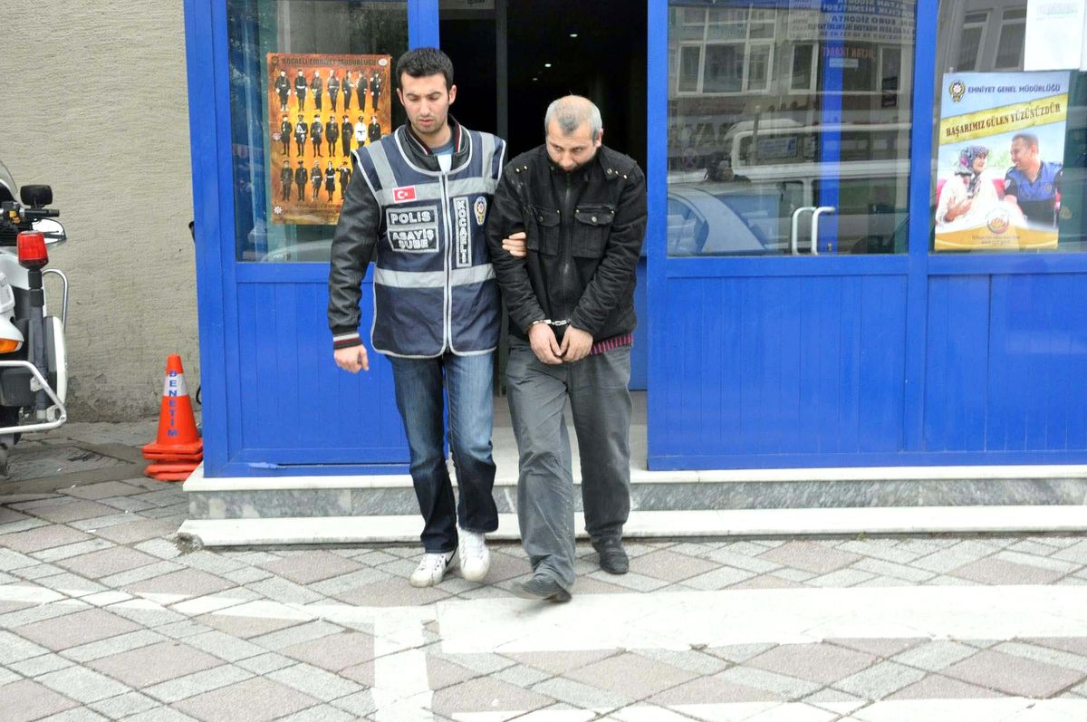 Tünel Kazarak Boru Hattından 3 Ton Akaryakıt Çaldılar