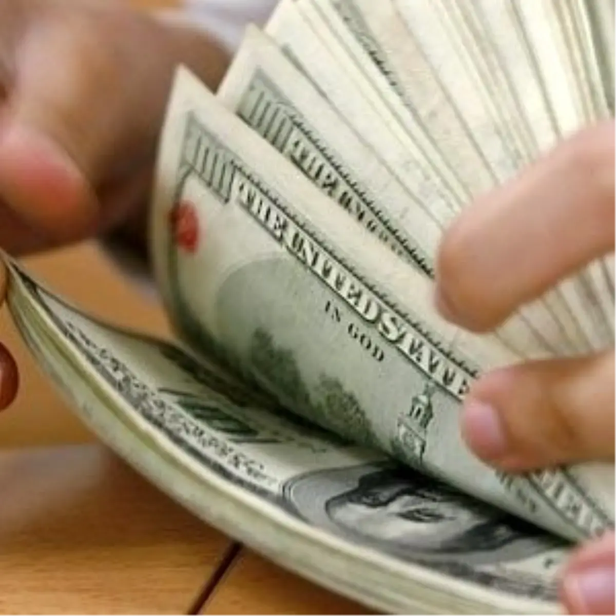 Ukrayna\'da Asgari Ücret 136 Dolar Oldu