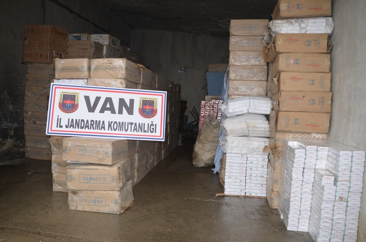 Van\'da 343 Bin 500 Paket Kaçak Sigara Ele Geçirildi