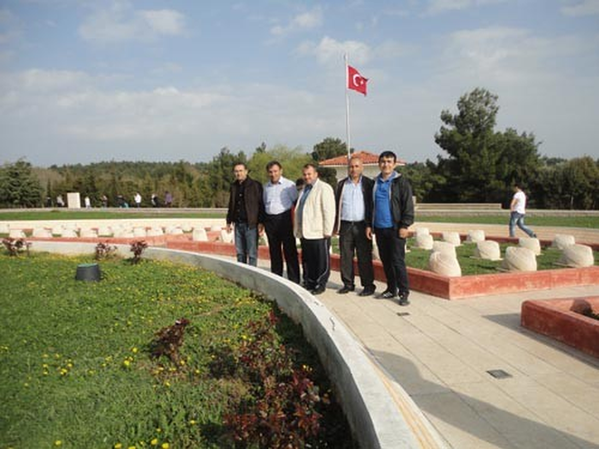 Vanlı Depremzedeler, Çanakkale Şehitliği'ni Ziyaret Etti