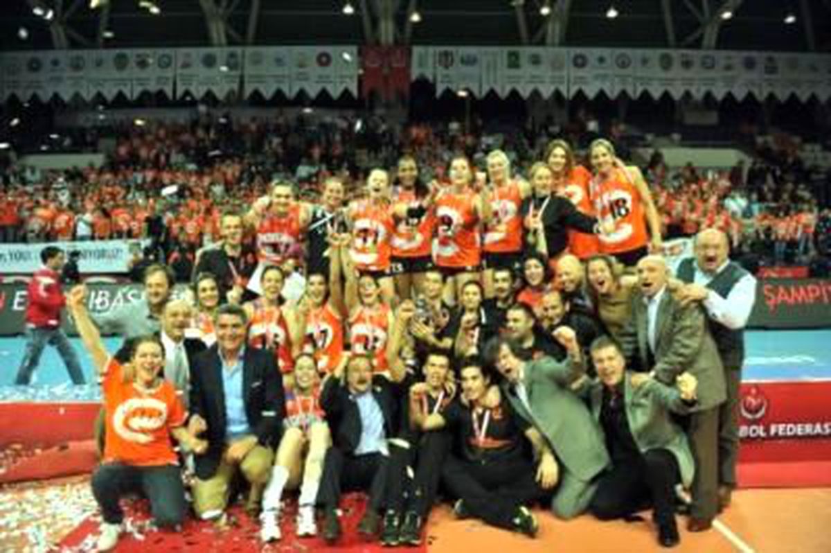Voleybol: Aroma Bayanlar Birinci Ligi Final Serisi