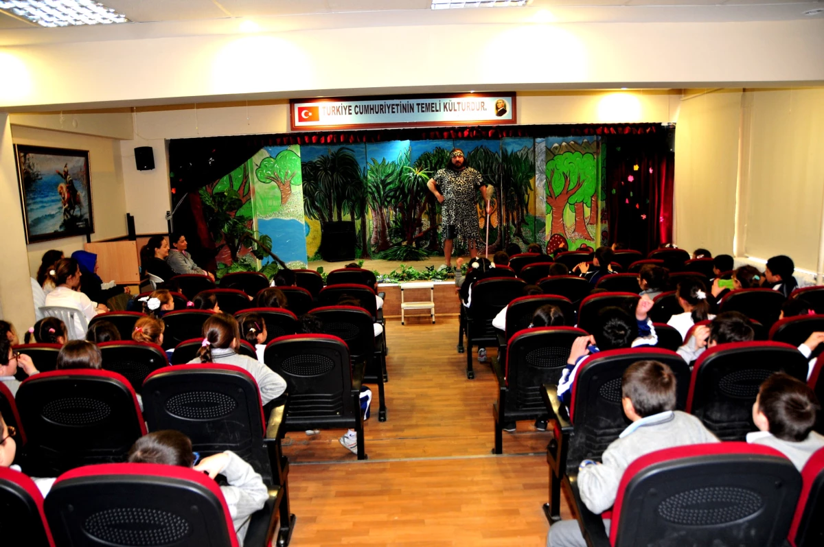 Beylikdüzü\'nde Çocuklara Tiyatro ile "Orman Sevgisi" Aşılanıyor