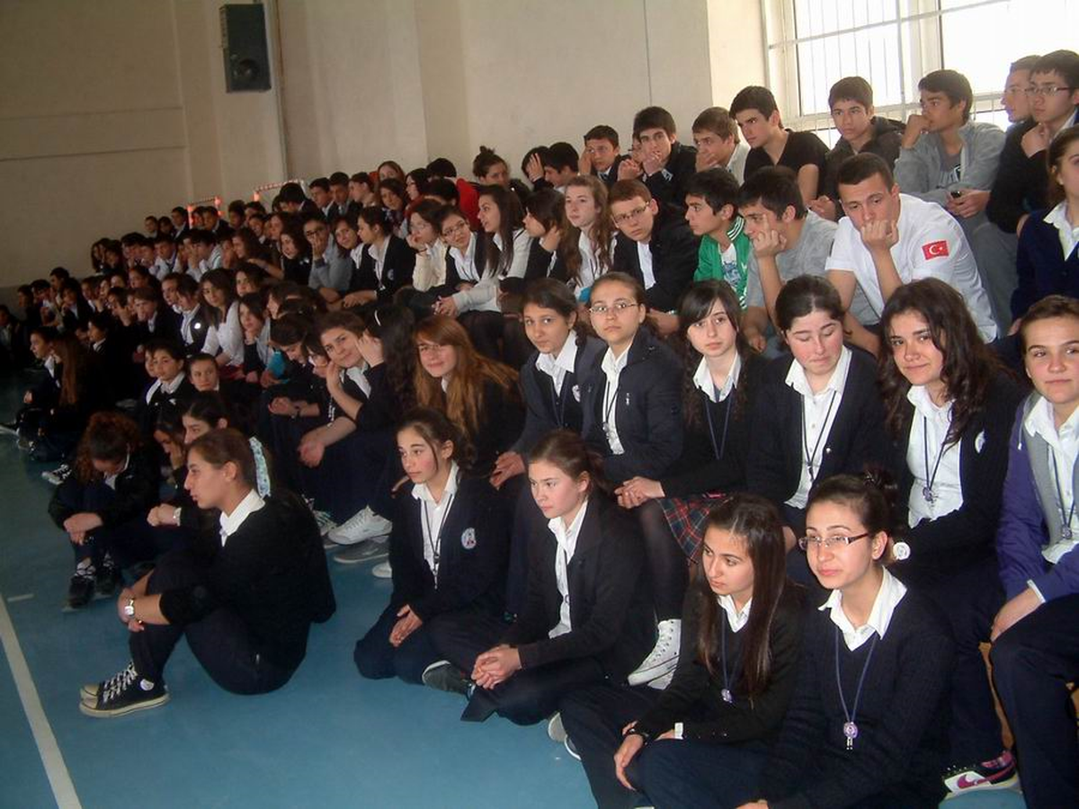 Burhaniye\'de Sağlık Haftasına Coşkulu Kutlama