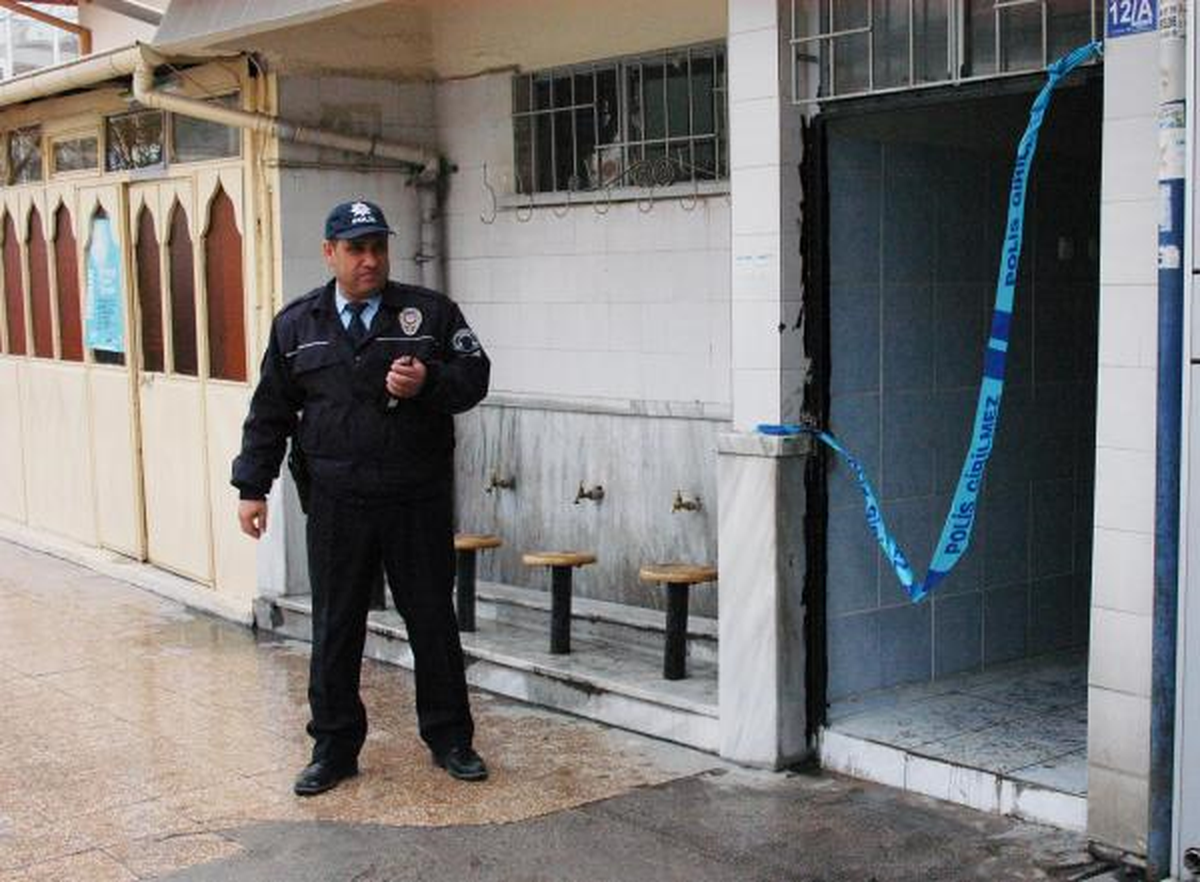 Cami Tuvaletinde Uyuşturucu Kullanırken Öldü