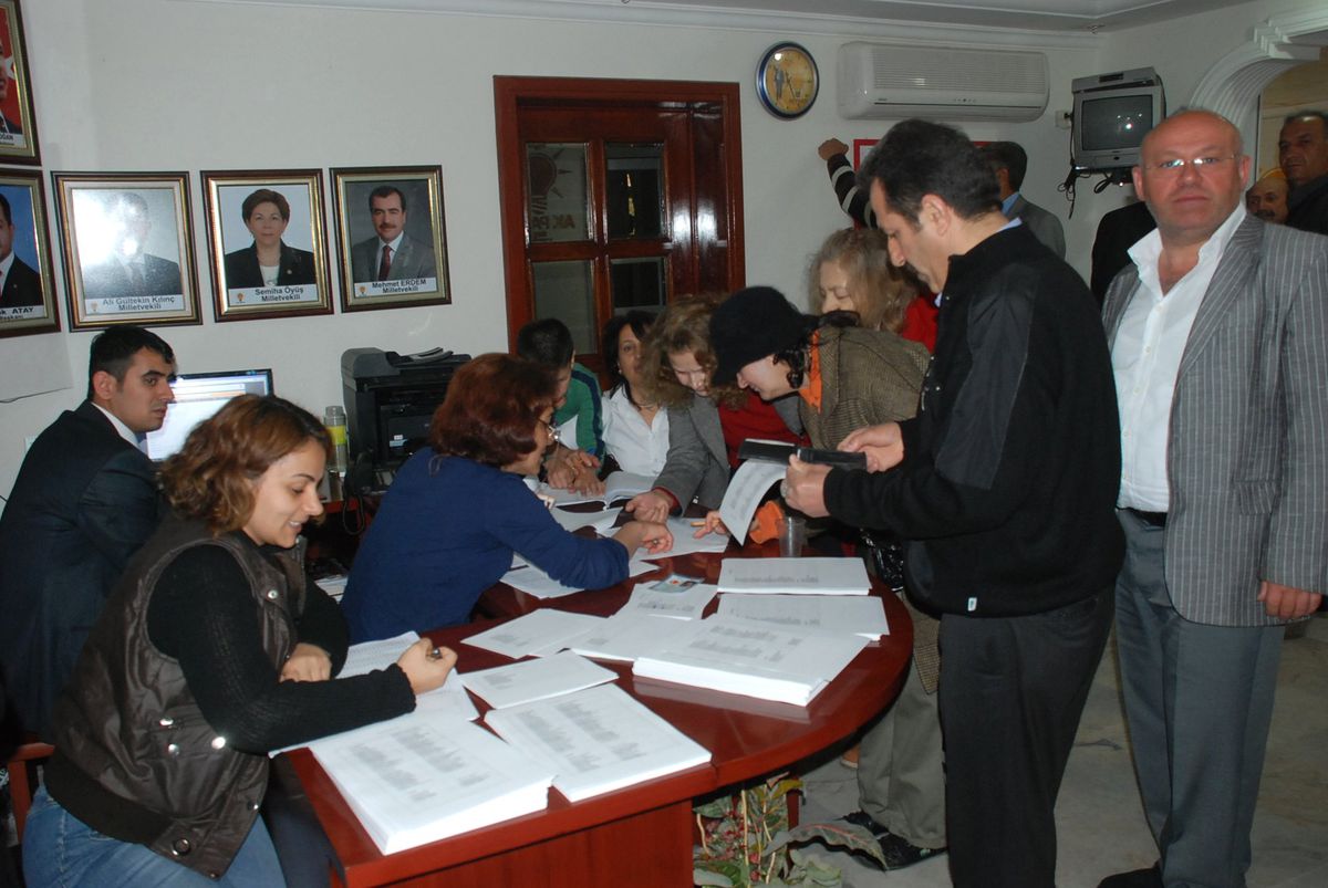 Didim AK Parti\'de Tek Listeli Delege Seçimi