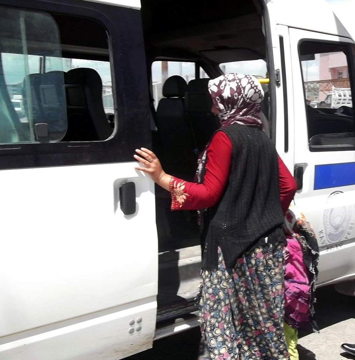 Kars\'ta Dilenciler Vatandaşları Bıktırdı