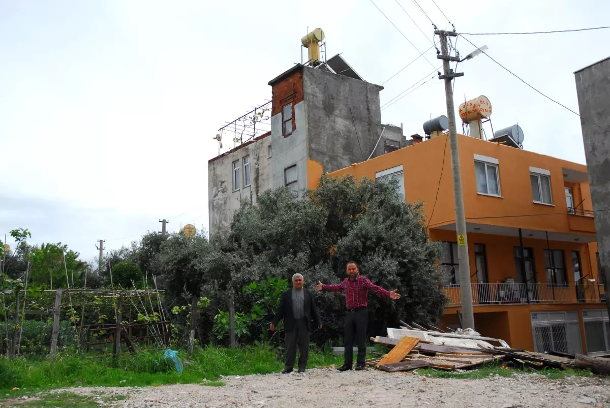 Komşuları Kızıp Yolu Kapatınca 'Yolsuz' Kaldılar