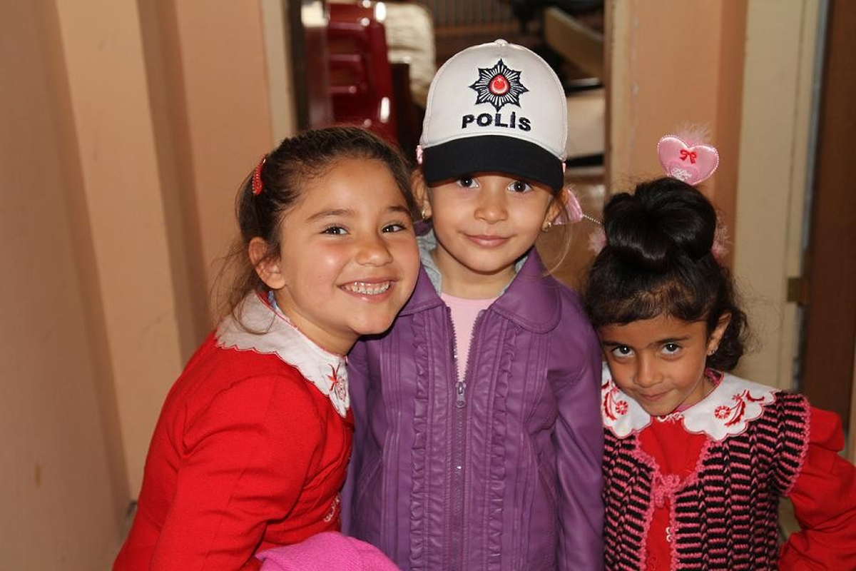 Minik Öğrencilerden Polise Ziyaret