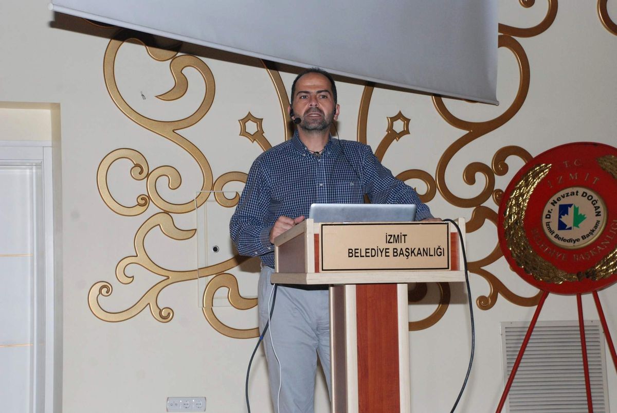 Nasuh Mahruki, İzmit Halkıyla Deneyimlerini Paylaştı