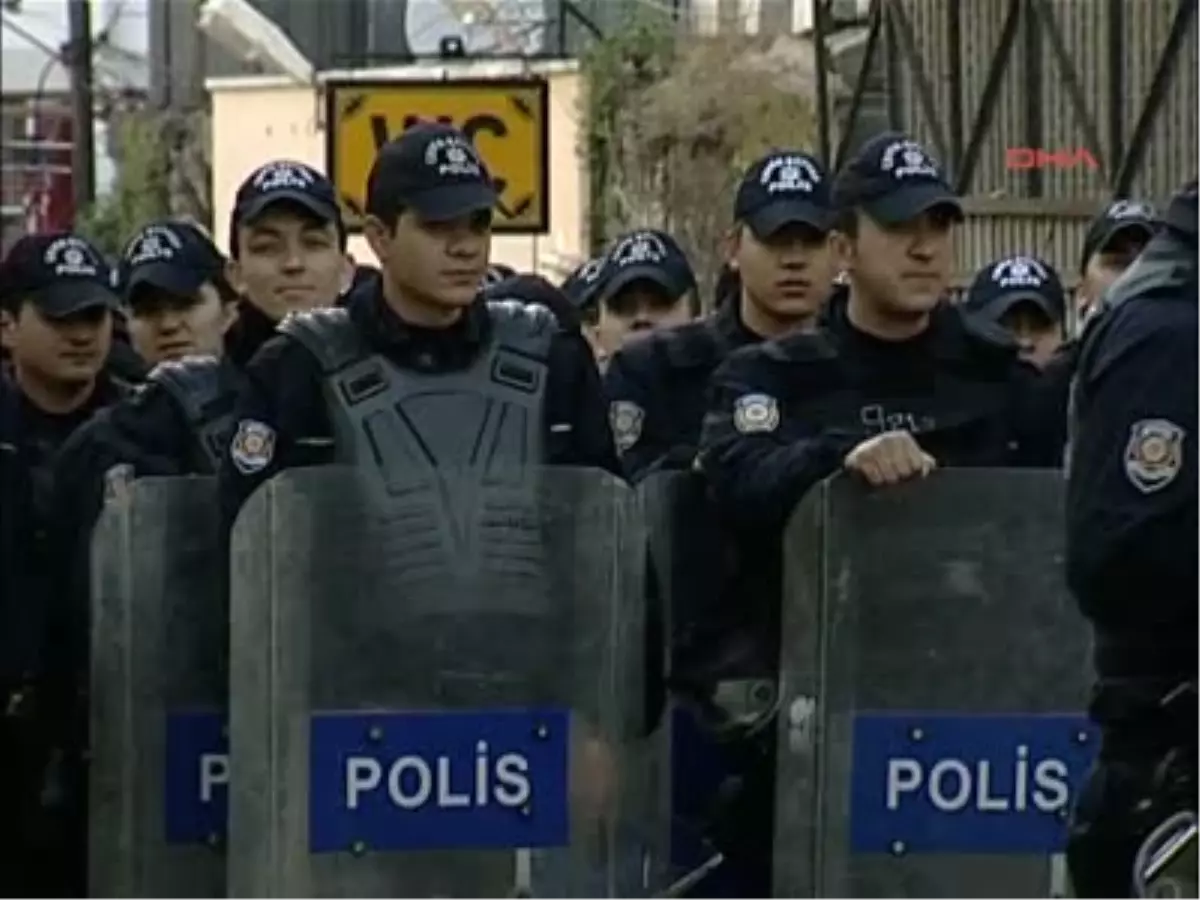 Nevruz Gözaltıları Taksim\'de Protesto Edildi