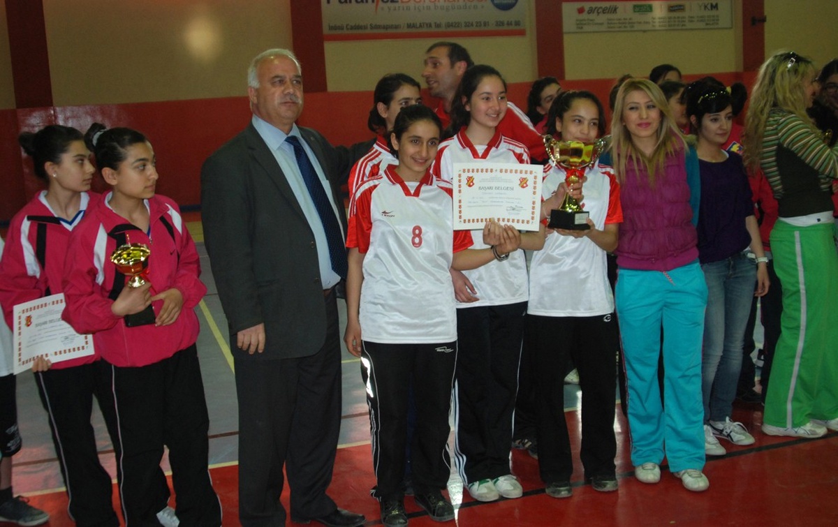 Okullar Arası Tenis Müsabakaları Sona Erdi