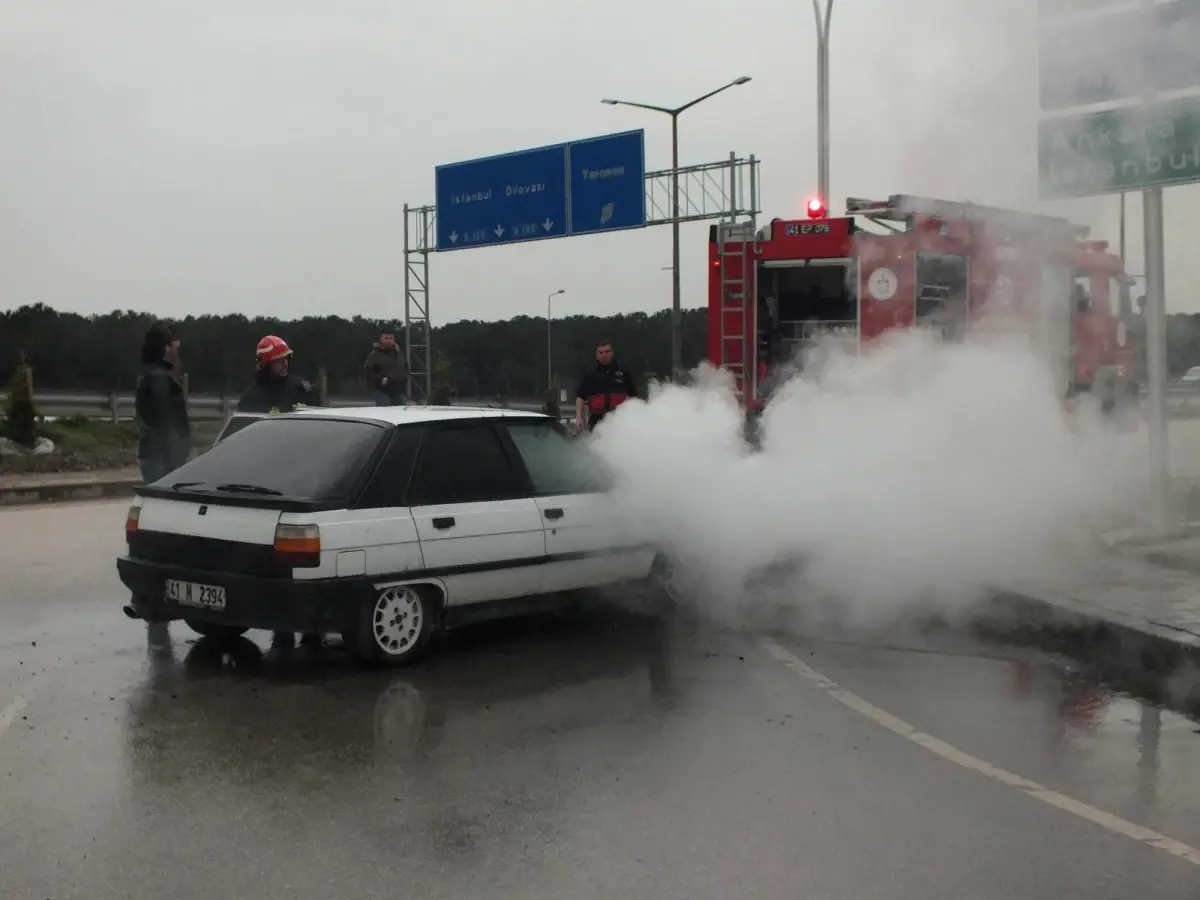 Seyir Halindeki Otomobil Yandı