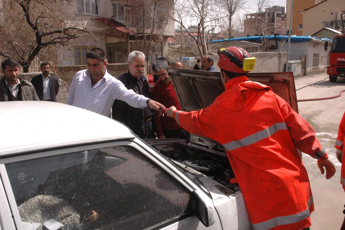 Seyir Halindeki Otomobil Yandı