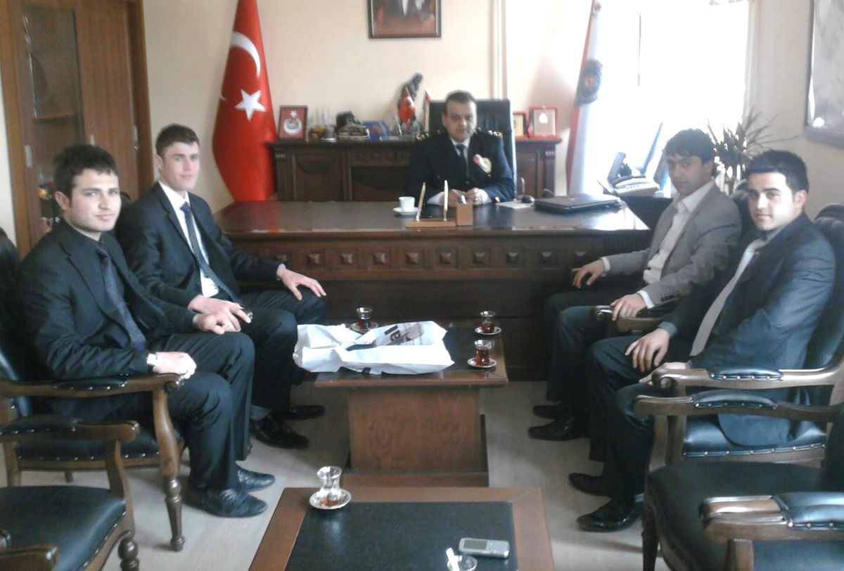 Sorgun Ülkü Ocaklarından Emniyet ve Vergi Dairesi\'ne Ziyaret