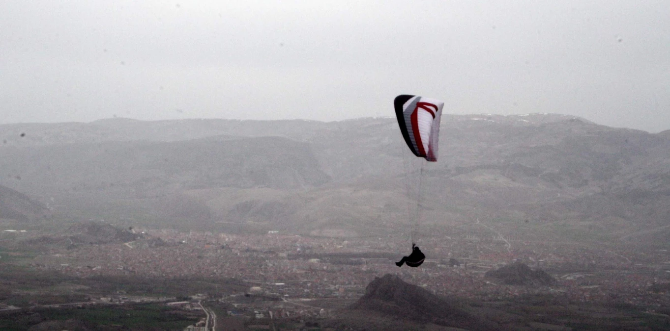 Tokat\'a Yamaç Paraşütü Tesisi