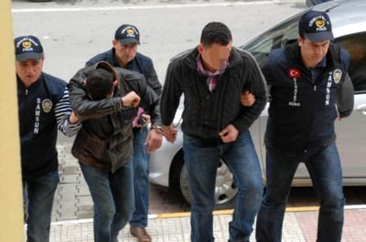 Yoldan Geçen Kadını Vuran 2 Kişi Tutuklandı