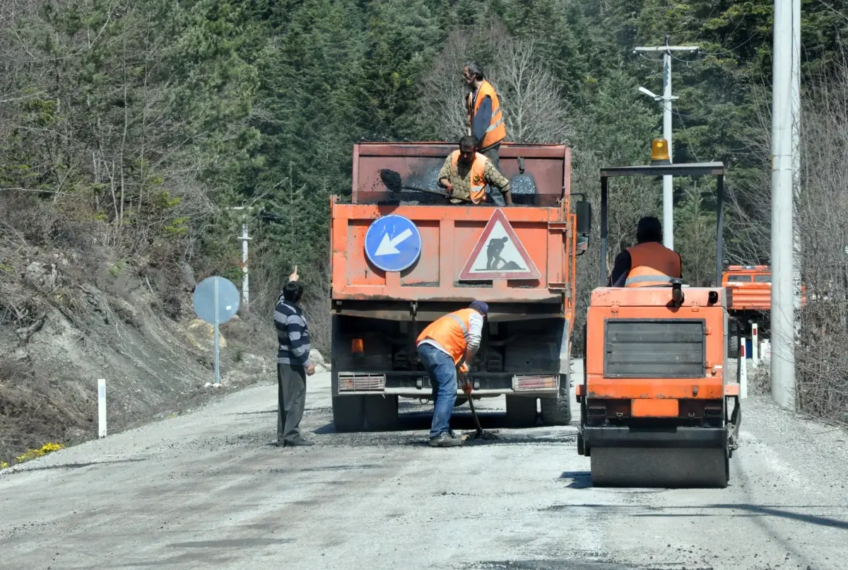 Abant Yolu\'nda Yama Çalışması Başladı