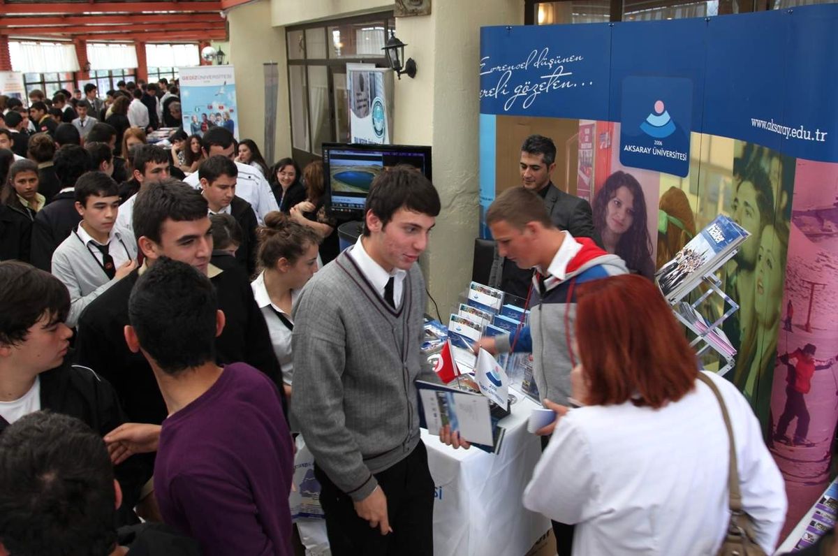 Aksaray Üniversitesi İzmir\'de Tanıtıldı