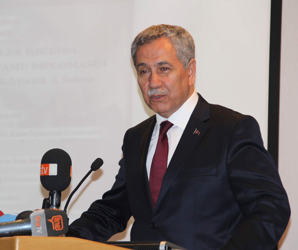 Arınç\'tan Muhalefete Suriye Sitemi: "Allah\'tan Korkun"