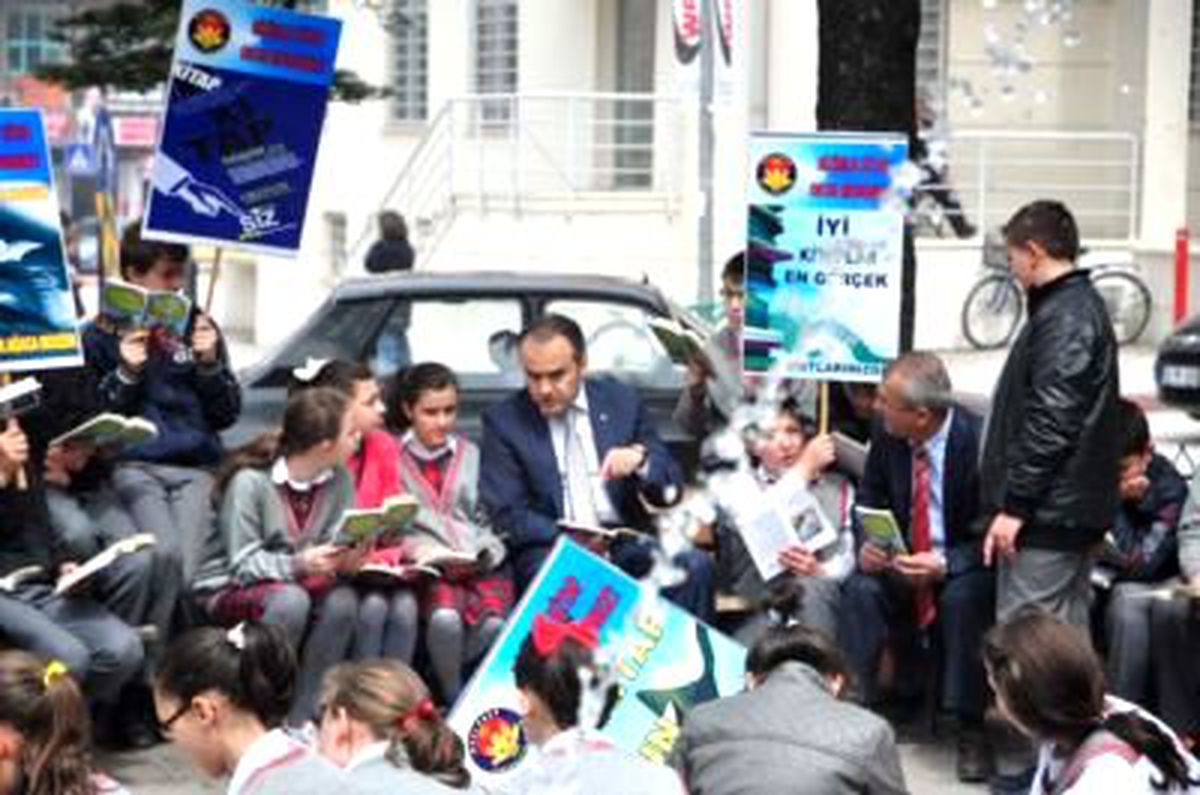 Başkan Aktaş Öğrencilerle Beraber Kitap Okudu