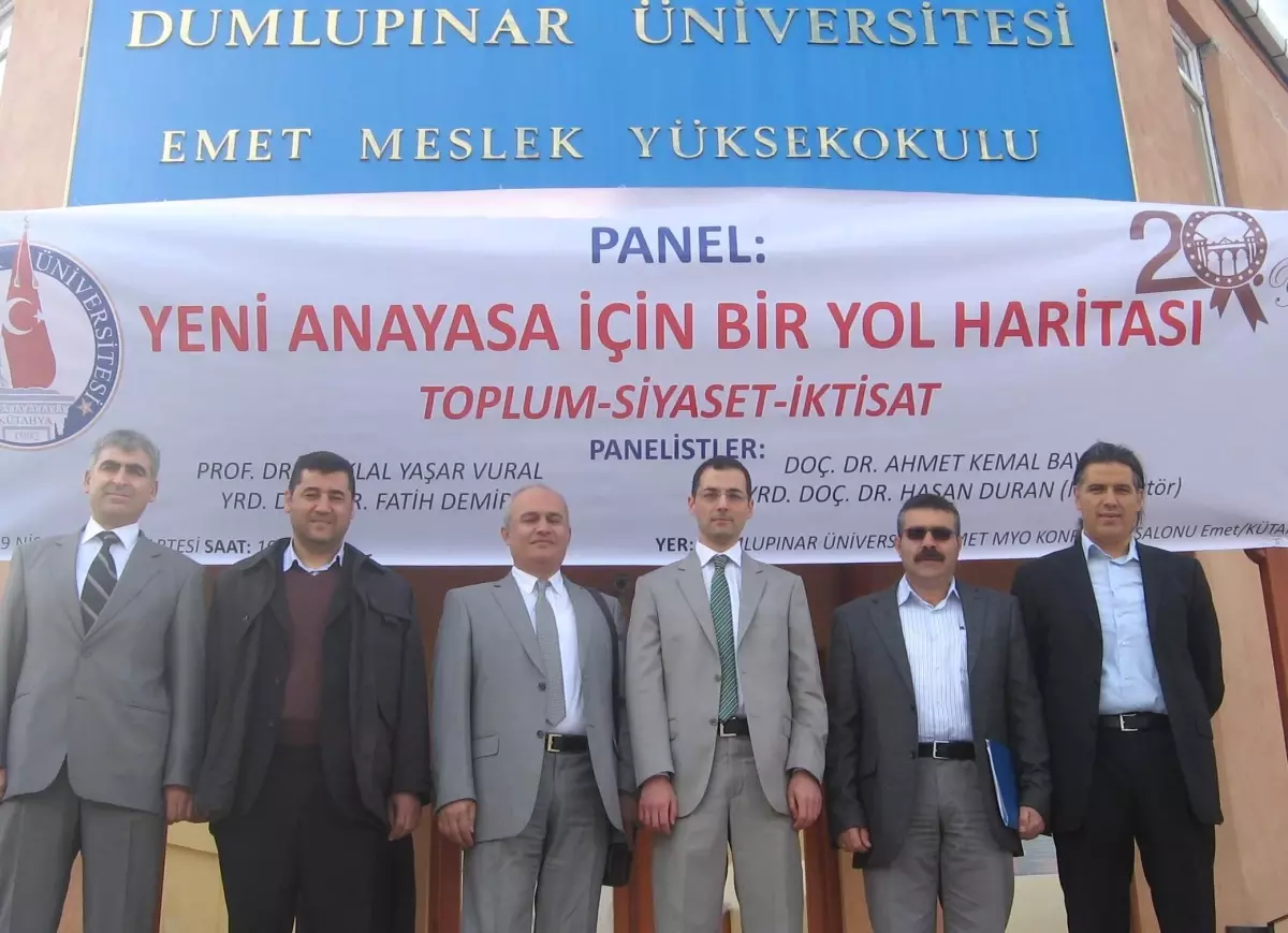 Emet\'te \'Yeni Anayasa İçin Bir Yol Haritası\' Konulu Panel