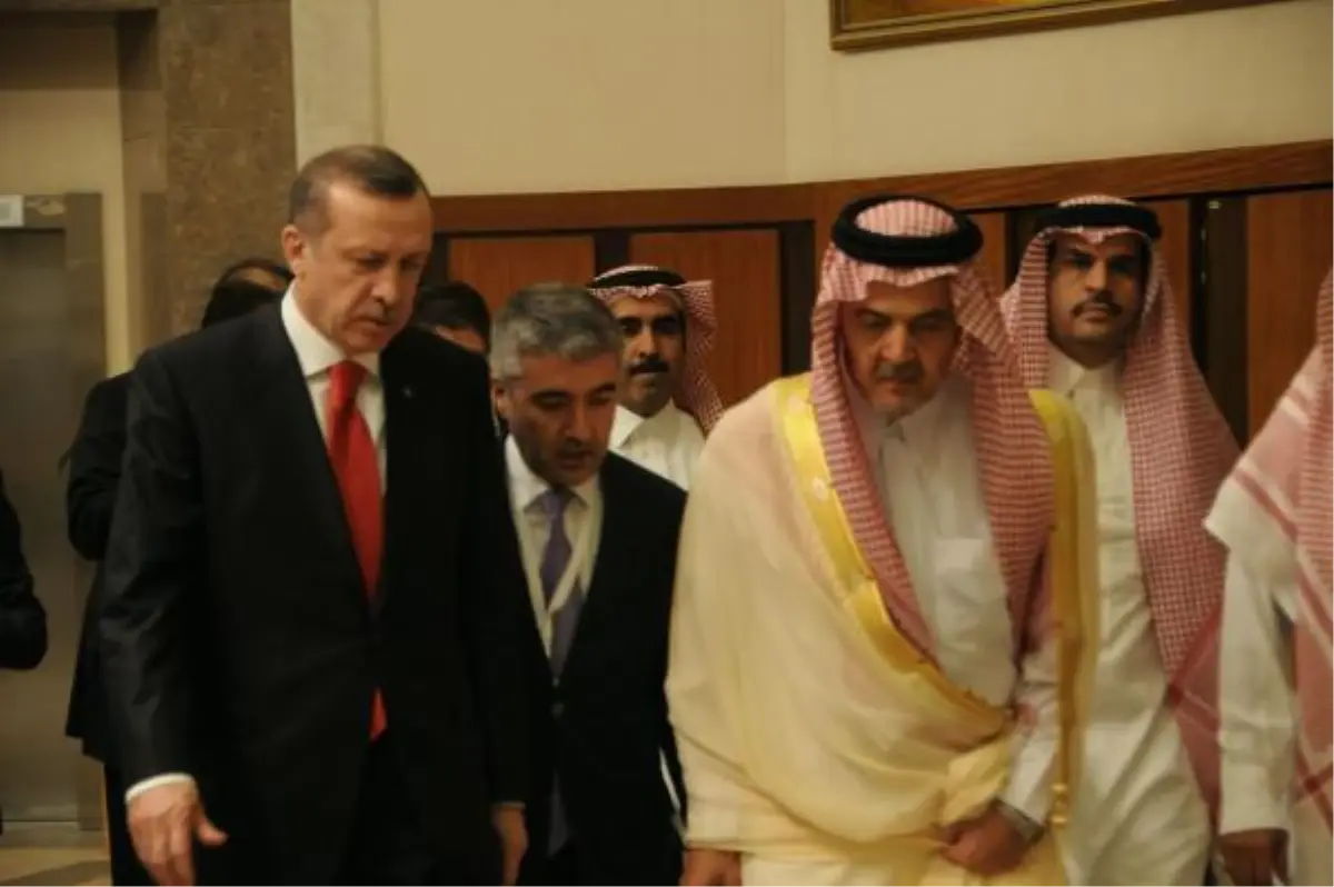 Erdoğan, Cuma Namazını Riyad\'da Kıldı