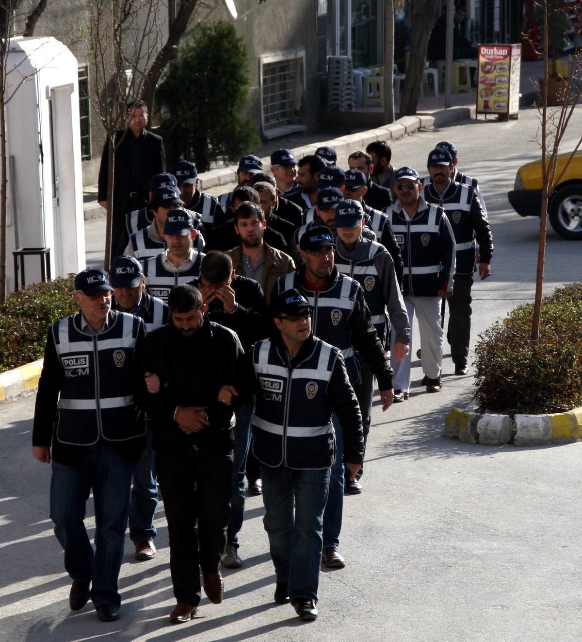 Eskişehir'de Post Makineli Tefecilik Çetesi Çökertildi