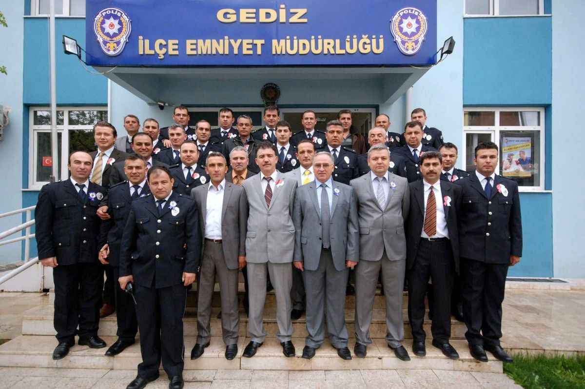 Gediz'de İlköğretim Okulları Arası Şiir Yarışması Düzenlendi