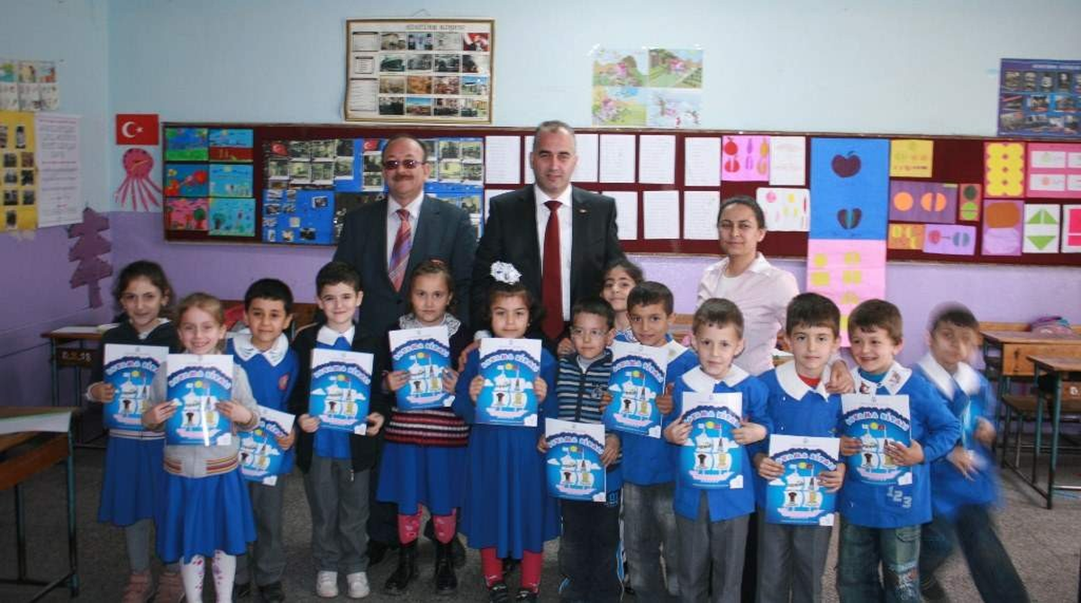 Karamürsel Belediyesinden Öğrencilere Boyama Kitabı