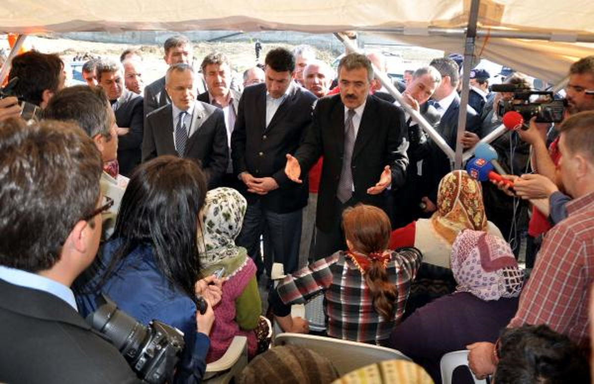 Köprü Faciasında Cenazeler Defnedildi (3)
