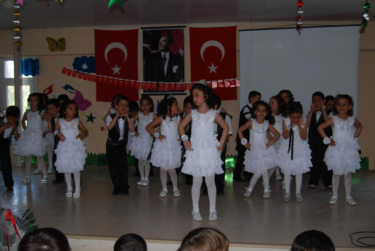 Kula'da Miniklerin Okuma Bayramı Coşkusu