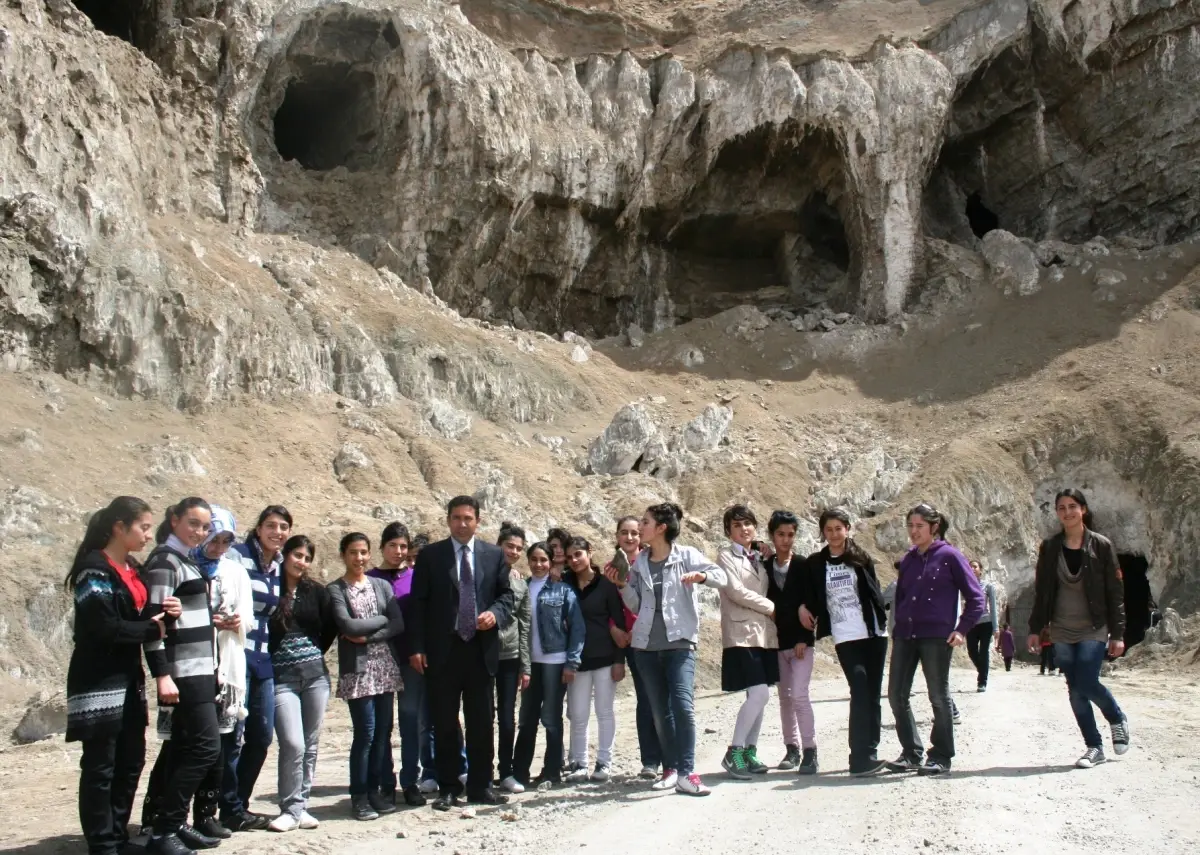 Kültür ve Turizm Müdürlüğü Öğrencilere Tarihi Yerleri Tanıttı