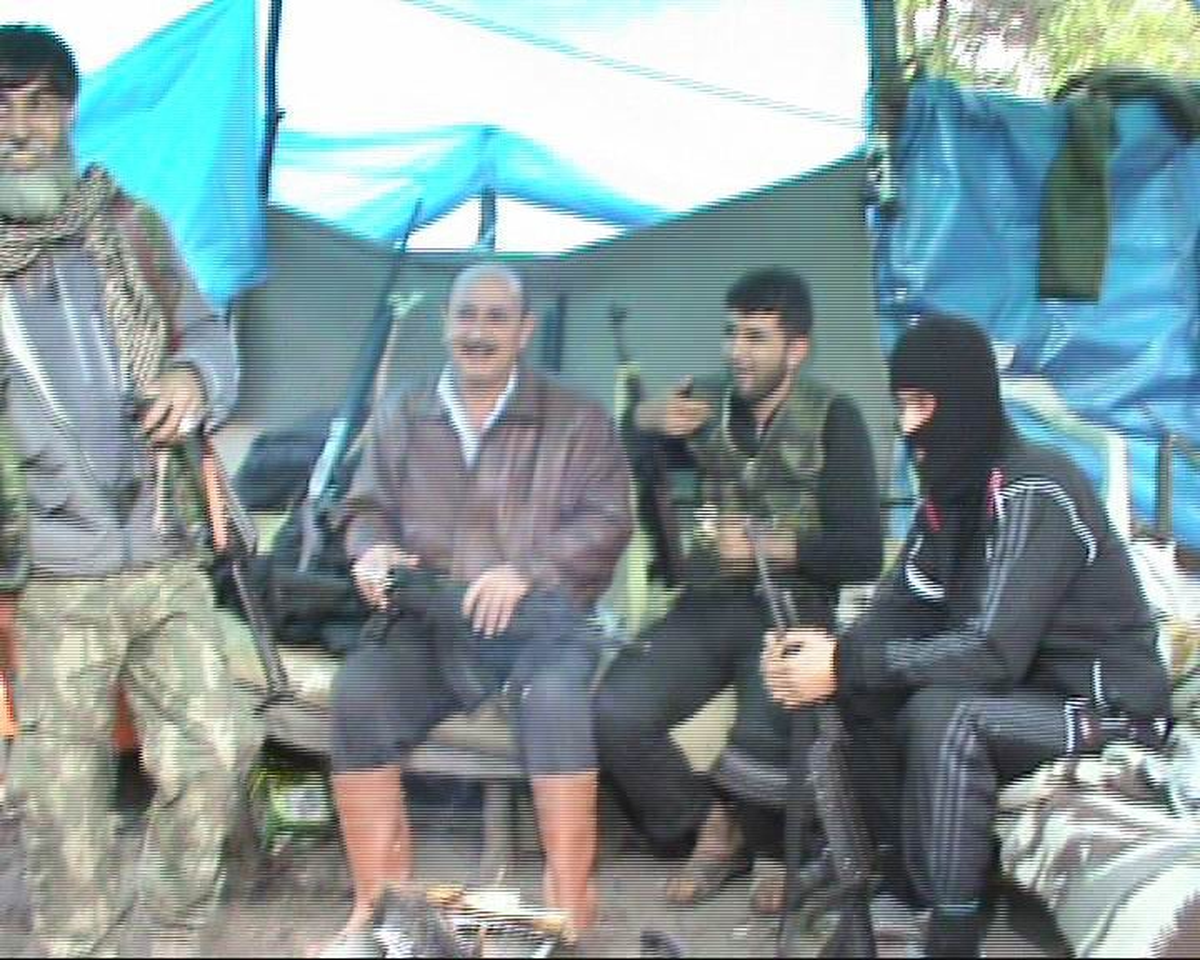 Muhalifler Eller Tetikte Bekliyor