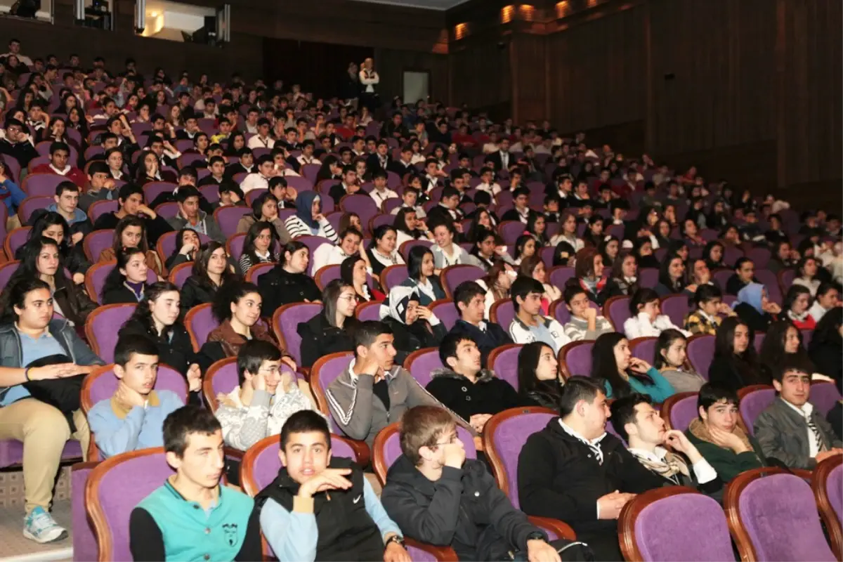 Narkotik Şubeden Gençlere Madde Bağımlılığı Konferansı