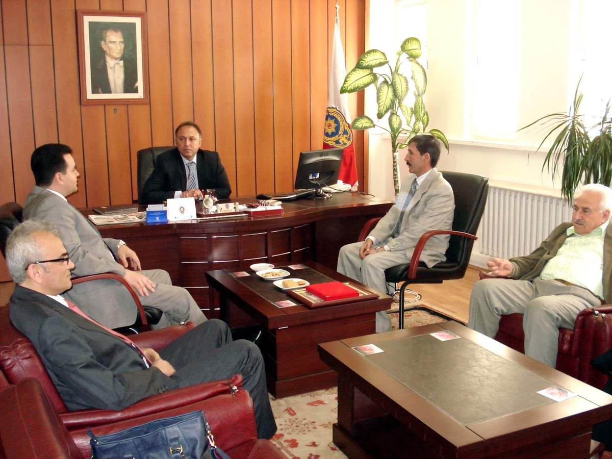 Şehit ve Gazi Dernekleri Teşekkür Belgesi Verdi