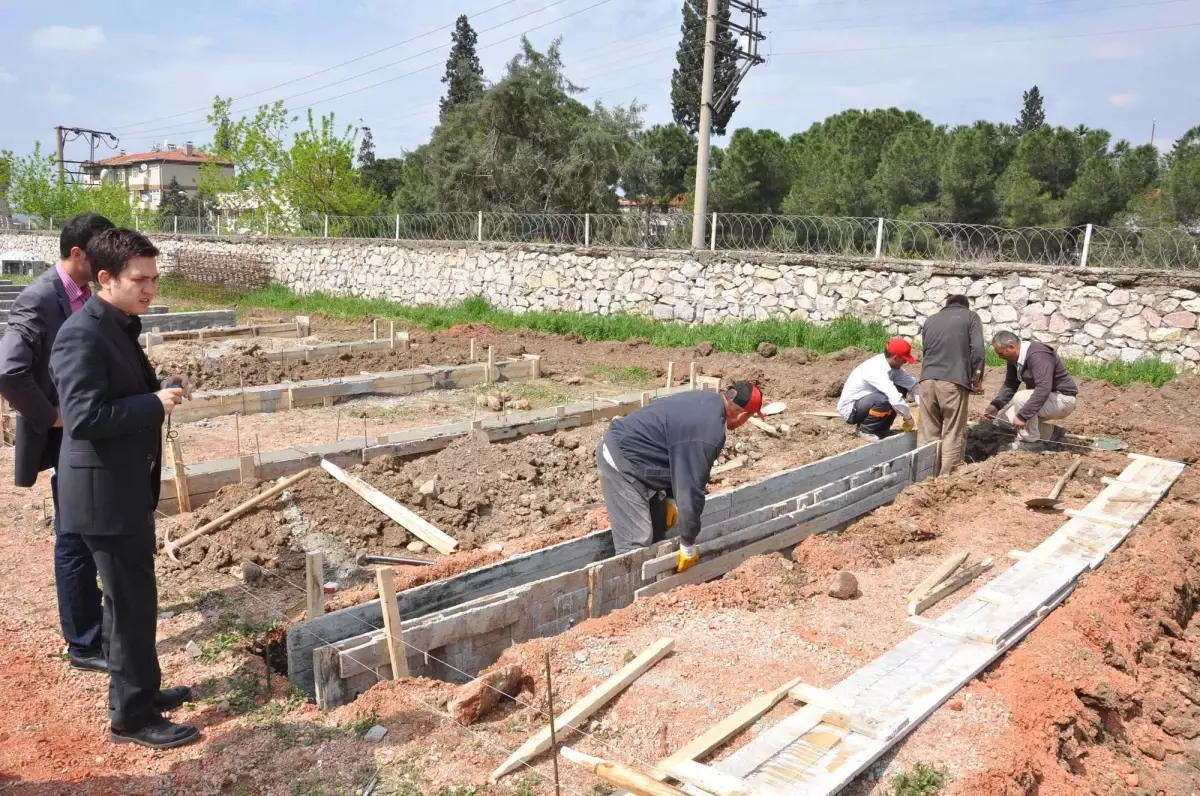 Soma Atatürk Stadı\'na Yeni Tribün Yapılıyor