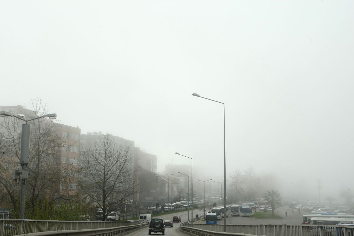 Trabzon\'da Sis Hava Ulaşımını Etkiliyor